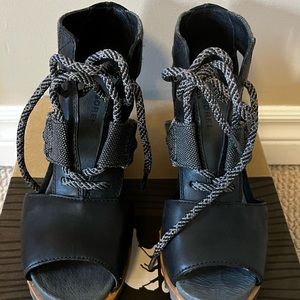 Sorel Joanie Lace Black, Dark Fog Size7.5